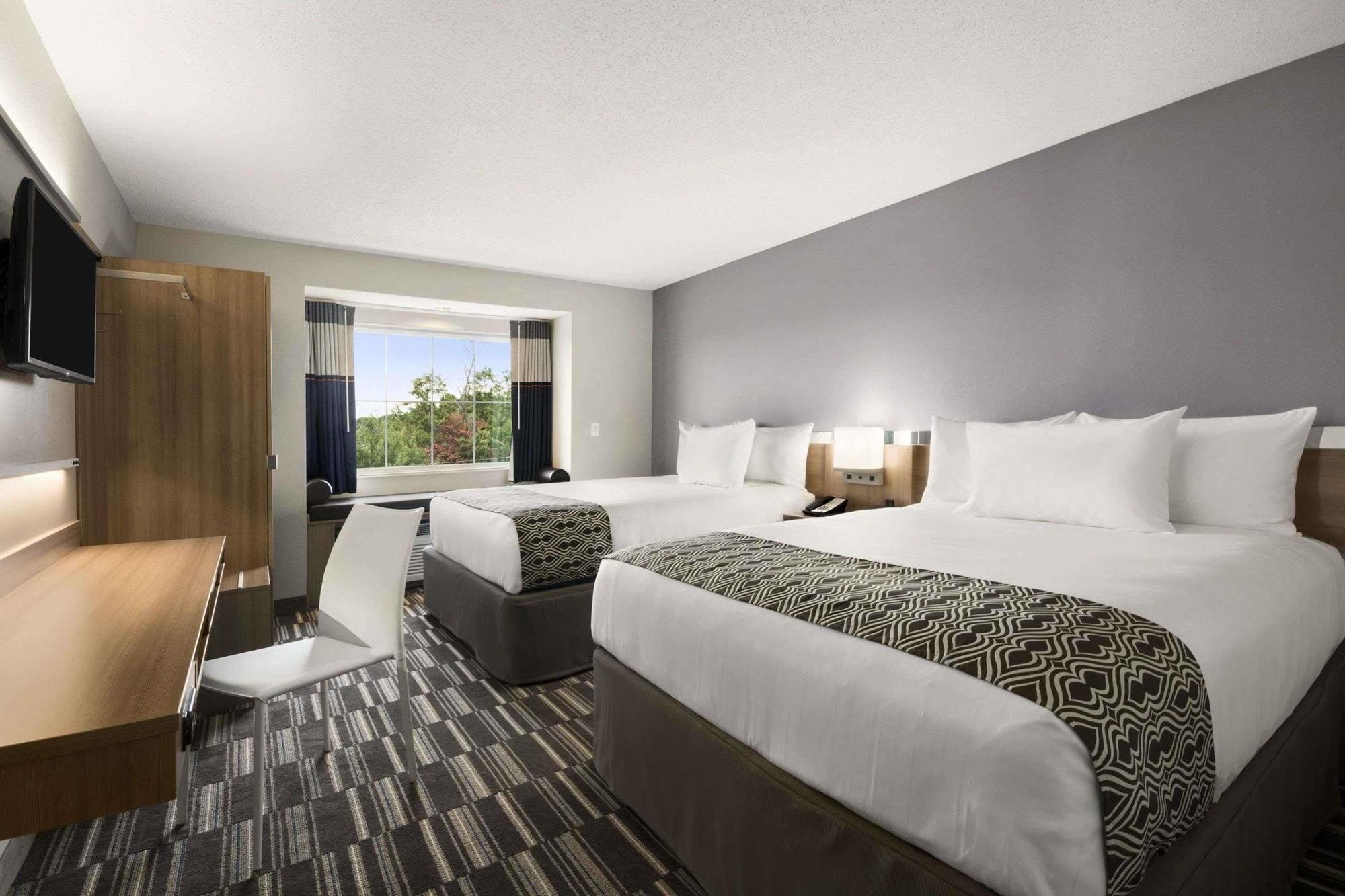 Microtel Inn & Suites By Wyndham Lynchburg Exterior photo